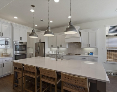 2801 Seabiscuit Road - Photo Thumbnail 14