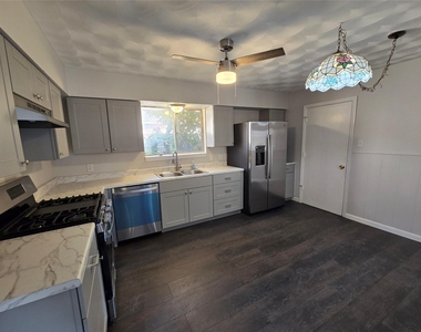 1623 Heather Glen Drive - Photo Thumbnail 6