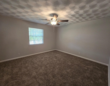 1623 Heather Glen Drive - Photo Thumbnail 10