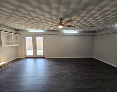 1623 Heather Glen Drive - Photo Thumbnail 4