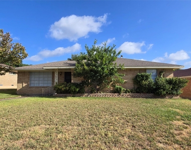 1623 Heather Glen Drive - Photo Thumbnail 1