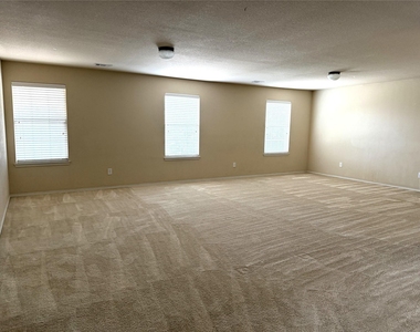 10687 Midway Drive - Photo Thumbnail 13