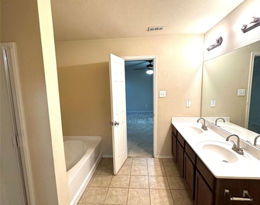 10687 Midway Drive - Photo Thumbnail 3