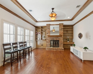 2817 Big Oaks Drive - Photo Thumbnail 2