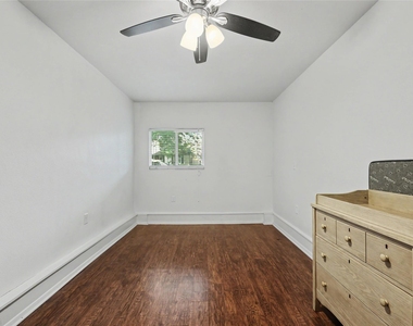 5008 Gilbert Drive - Photo Thumbnail 12