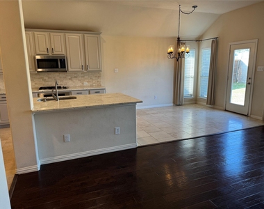 909 White Porch Avenue - Photo Thumbnail 6
