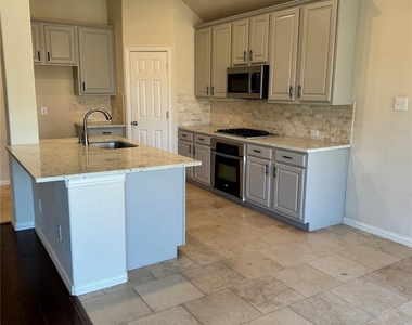 909 White Porch Avenue - Photo Thumbnail 8