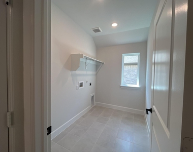 2828 Spring Side - Photo Thumbnail 17