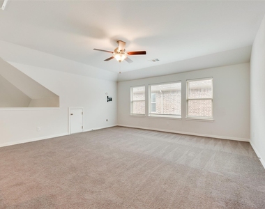 5805 Fuder Drive - Photo Thumbnail 6