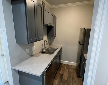 3101 Commerce Street - Photo Thumbnail 11