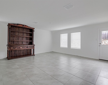 8617 Thicket Ridge Street - Photo Thumbnail 9