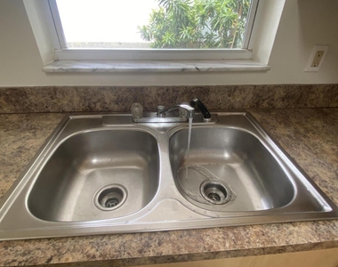 1546 Ne 32nd Street - Photo Thumbnail 30