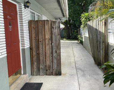 1546 Ne 32nd Street - Photo Thumbnail 22