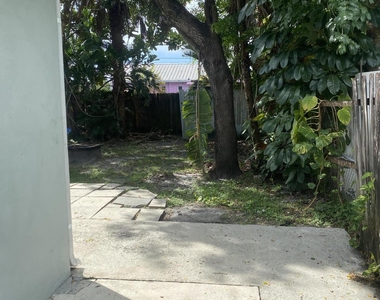 1546 Ne 32nd Street - Photo Thumbnail 23