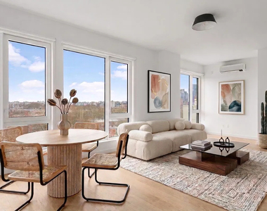 35th Avenue - Photo Thumbnail 7