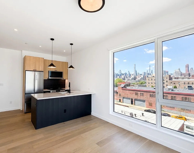 35th Avenue - Photo Thumbnail 10