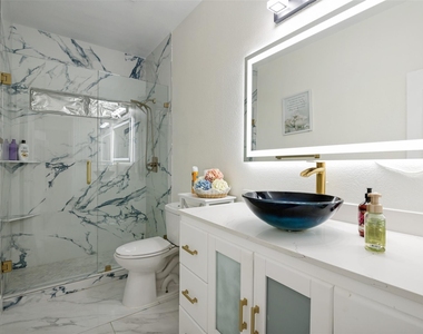 6951 Seascape Drive - Photo Thumbnail 10
