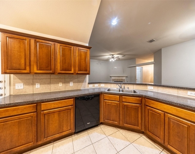 8100 Raven Court - Photo Thumbnail 15