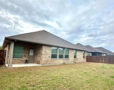 1008 Virginia Drive - Photo Thumbnail 17