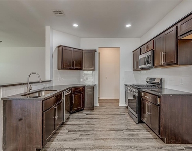1720 Castle Street - Photo Thumbnail 13
