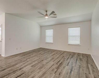 1720 Castle Street - Photo Thumbnail 8