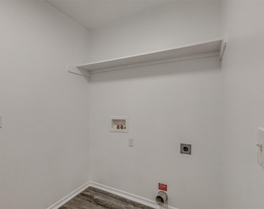 1720 Castle Street - Photo Thumbnail 37