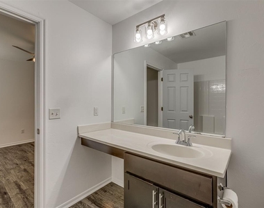 1720 Castle Street - Photo Thumbnail 26