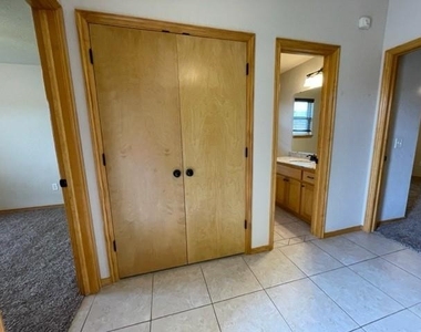 804 Beechwood Way - Photo Thumbnail 3