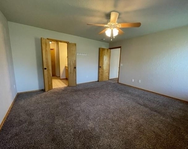 804 Beechwood Way - Photo Thumbnail 18