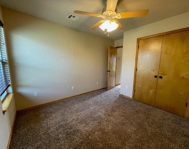 804 Beechwood Way - Photo Thumbnail 7