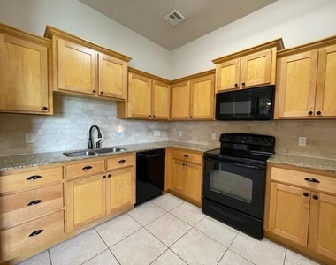 804 Beechwood Way - Photo Thumbnail 13
