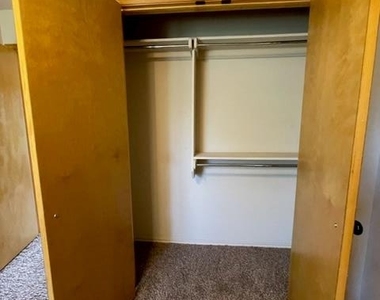 804 Beechwood Way - Photo Thumbnail 8