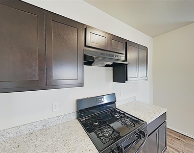 10609 Sw 23rd Terrace - Photo Thumbnail 4