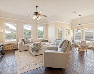 15600 Fire Creek Lane - Photo Thumbnail 5