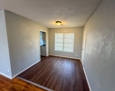 32 Twining Drive - Photo Thumbnail 2