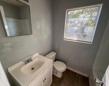 32 Twining Drive - Photo Thumbnail 6