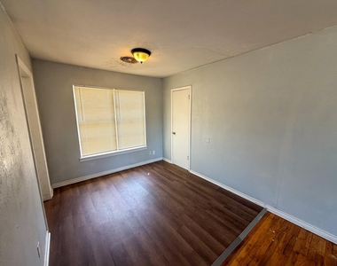 32 Twining Drive - Photo Thumbnail 4