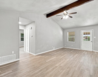 104 Stephen Drive - Photo Thumbnail 3