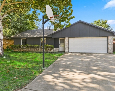 104 Stephen Drive - Photo Thumbnail 1