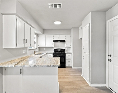 104 Stephen Drive - Photo Thumbnail 11