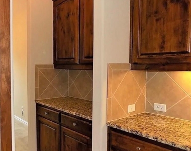 10320 Cochron Drive - Photo Thumbnail 4
