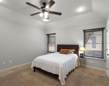 403 Carolota Street - Photo Thumbnail 14