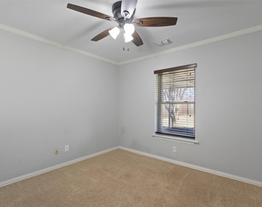 403 Carolota Street - Photo Thumbnail 21