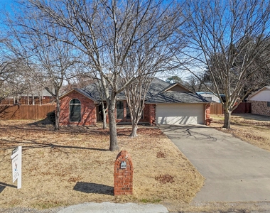 403 Carolota Street - Photo Thumbnail 3