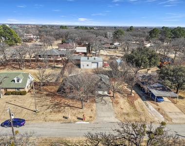 403 Carolota Street - Photo Thumbnail 31