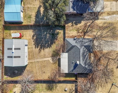 403 Carolota Street - Photo Thumbnail 30
