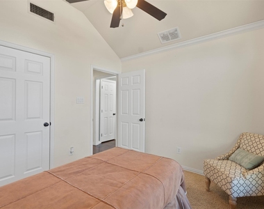 403 Carolota Street - Photo Thumbnail 18