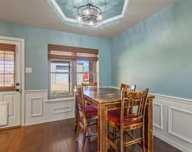 403 Carolota Street - Photo Thumbnail 9