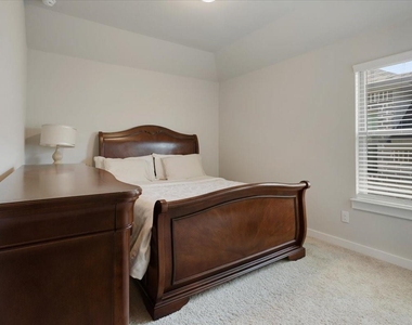 4801 Whitehill Trail - Photo Thumbnail 21