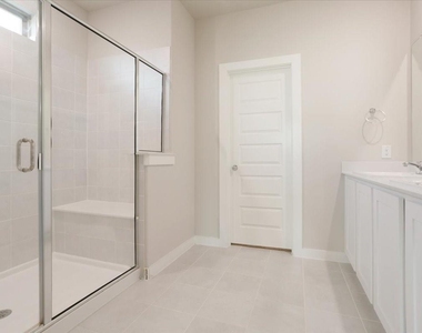 4801 Whitehill Trail - Photo Thumbnail 15